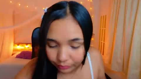 loreanisscute online show from May 8, 3:21 am