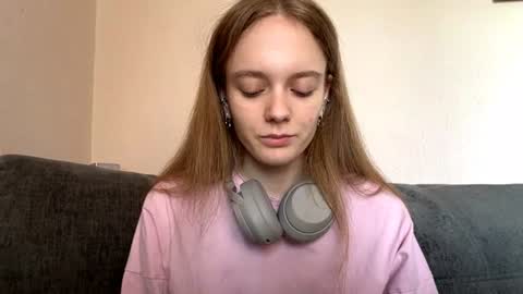 loretarobey online show from July 29, 7:08 am