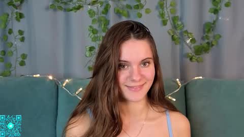 Snapshot of lorettadunnelli chatting on October 6, 7:29 pm Chloe for Fan BlackHole online show from October 6, 7:29 pm