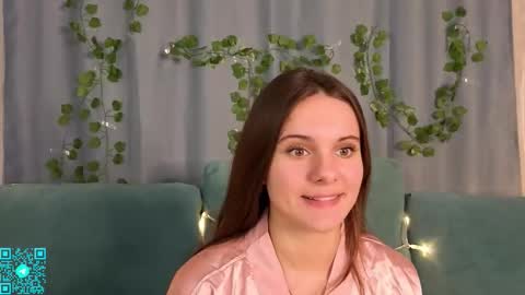 Snapshot of lorettadunnelli chatting on October 3, 6:35 pm Chloe for Fan BlackHole online show from October 3, 6:35 pm