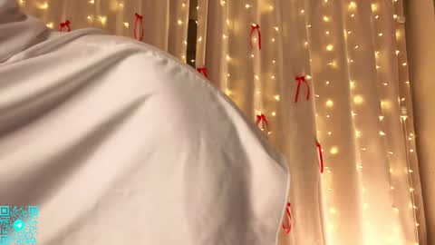 Chloe for Fan BlackHole online show from February 20, 5:14 pm