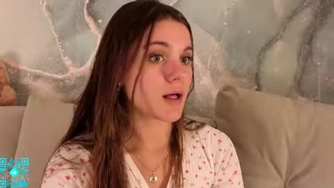 Chloe for Fan BlackHole online show from August 3, 5:07 pm
