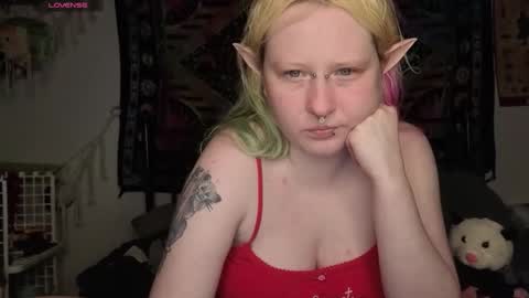 Lori Critter online show from May 16, 12:02 am