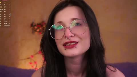 Jess online show from April 6, 11:00 am