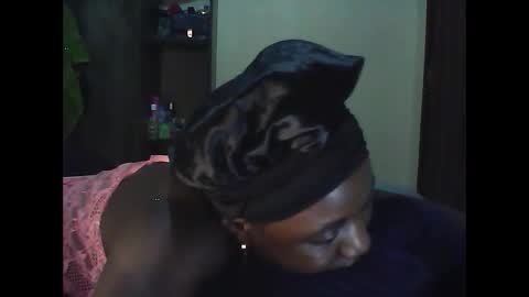 lotty_lavilla online show from February 12, 8:32 pm