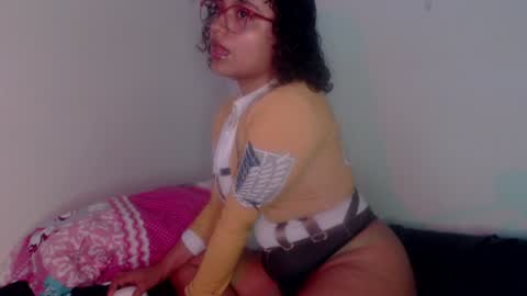 Snapshot of lou_cuteee chatting on January 2, 1:06 am lou_cuteee online show from January 2, 1:06 am
