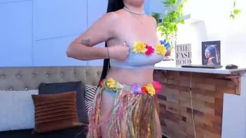 Louren Fox online show from October 31, 12:20 pm