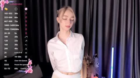 Leah online show from February 2, 1:12 am