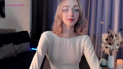 Leah online show from February 23, 2:35 am