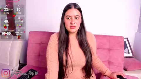 Victoria Fernandez online show from February 12, 6:31 pm