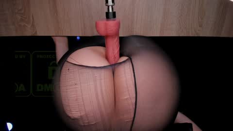 Snapshot of love_hard_kiru chatting on December 6, 1:00 pm Kira online show from December 6, 1:00 pm