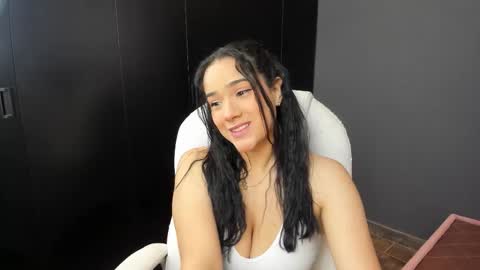 Kristen LoveBerry online show from October 12, 9:39 pm