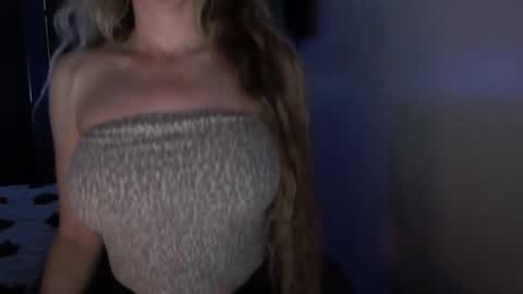 LoVe On  online show from March 2, 2:24 pm