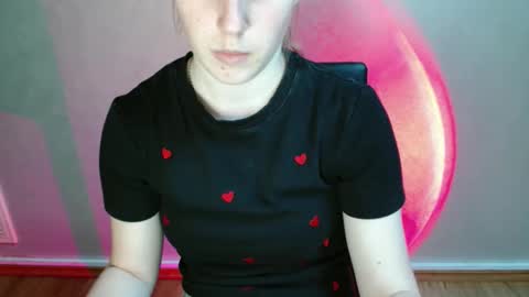 Vivian online show from December 18, 1:16 pm