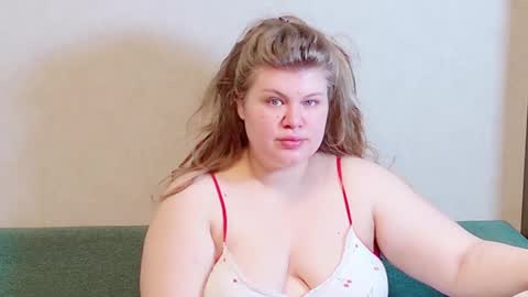 Snapshot of love_wiggy18 chatting on February 4, 8:02 am Ally online show from February 4, 8:02 am