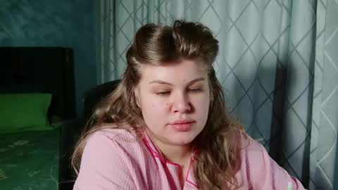 Snapshot of love_wiggy18 chatting on January 2, 2:13 pm Ally online show from January 2, 2:13 pm