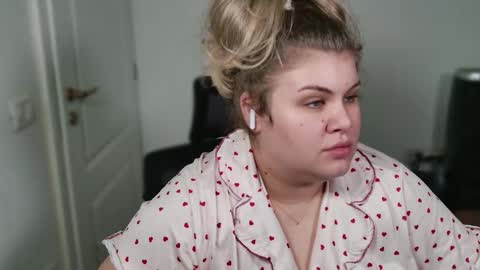 Ally online show from December 4, 8:49 am