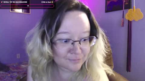 Snapshot of love_you_julia chatting on October 17, 2:37 am love_you_julia online show from October 17, 2:37 am