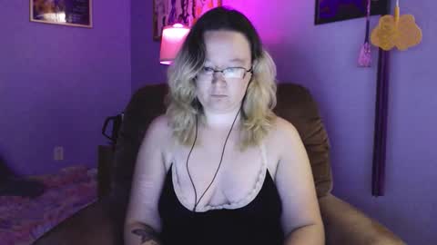 Snapshot of love_you_julia chatting on October 21, 2:48 am love_you_julia online show from October 21, 2:48 am