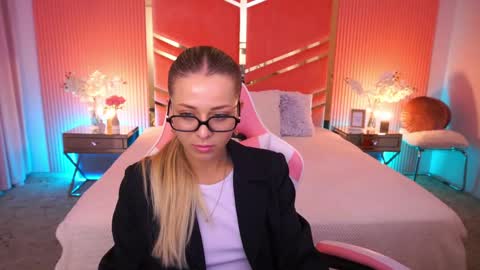 loveedove online show from June 5, 6:06 am