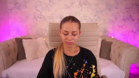 loveedove online show from June 11, 1:19 pm