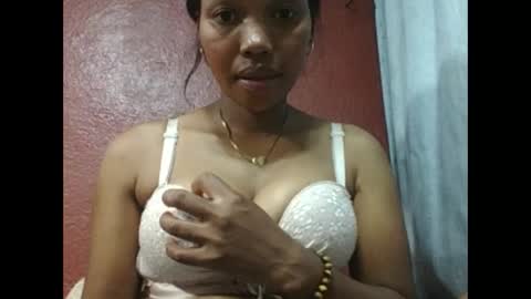 loveinlife750427 online show from February 12, 5:20 am