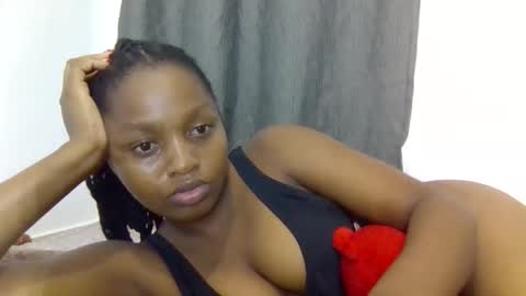 lovelbrownie online show from May 8, 8:54 pm