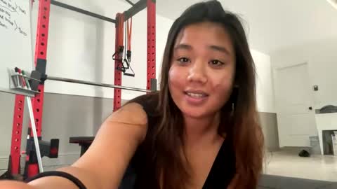 Snapshot of lovellly_ chatting on December 27, 7:35 pm Love online show from December 27, 7:35 pm
