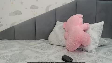 lovellykitty online show from April 16, 6:14 am