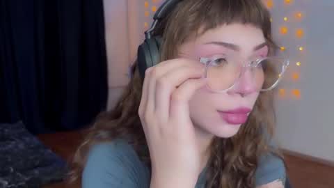 Elsa online show from December 8, 3:02 pm