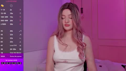 Emma online show from November 1, 2:21 pm