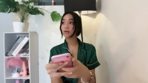 lovely_leah23 online show from June 11, 2:53 am