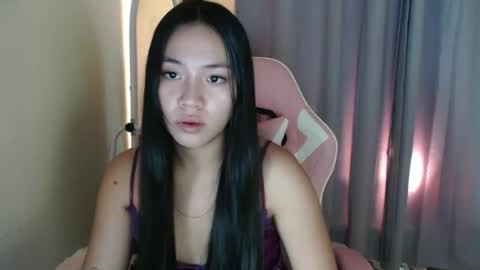 lovely_leah23 online show from October 4, 5:17 pm