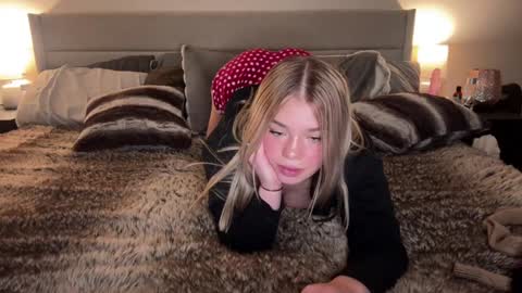 Megan online show from December 18, 4:09 am