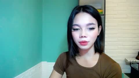 Thea  online show from July 22, 11:33 am
