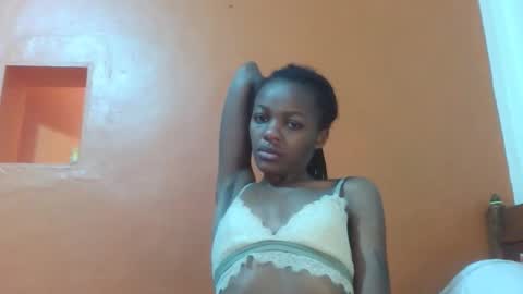 Snapshot of lovely_yvonne chatting on October 12, 5:54 am Lovely yvonne online show from October 12, 5:54 am