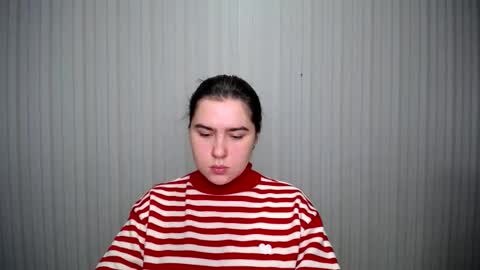 lovelyangel_xx online show from December 2, 8:48 am