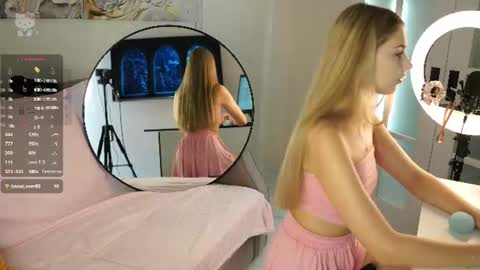 lovelygracee online show from June 14, 2:39 pm