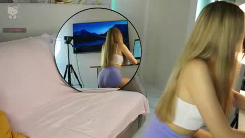 lovelygracee online show from June 12, 3:20 pm