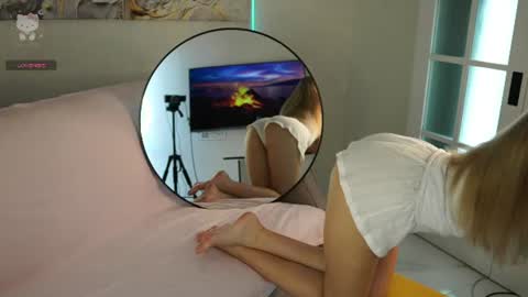 lovelygracee online show from June 10, 3:00 pm