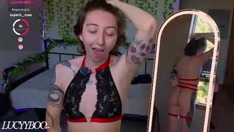 lovelylittlelucyy online show from July 8, 12:02 am