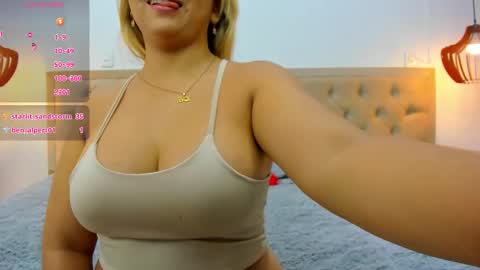 Snapshot of lovelymoon_08 chatting on October 11, 1:58 pm CAMI online show from October 11, 1:58 pm