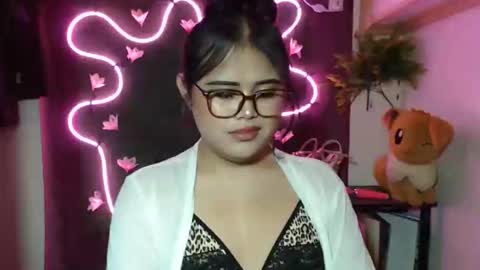 Snapshot of lovelypinaychubsx chatting on October 3, 10:04 pm lovely online show from October 3, 10:04 pm