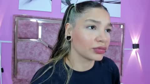 loversvalery online show from December 4, 12:40 pm