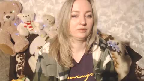 LovesRebecca online show from December 16, 5:13 am