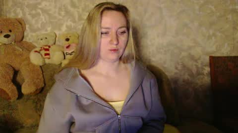 LovesRebecca online show from March 3, 2:44 am