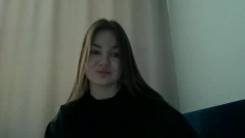 loviesimone online show from February 24, 9:52 am