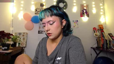 loving_alma online show from December 21, 1:54 am