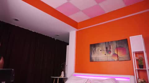 Nora online show from October 22, 3:28 pm