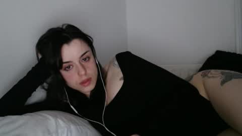 luana online show from April 6, 9:27 pm